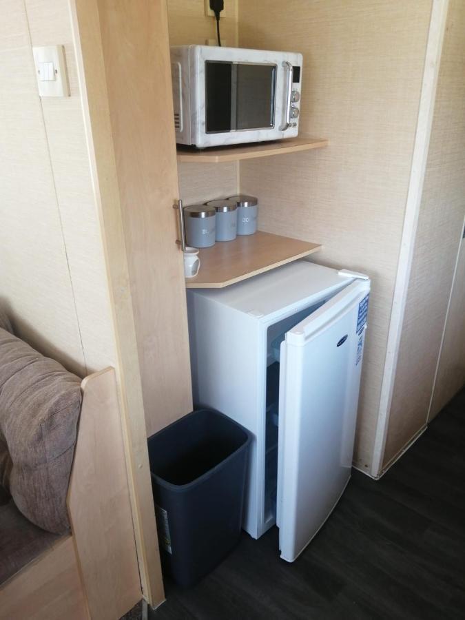 Adorable 2 Bedroom Caravan In Clacton-On-Sea Eksteriør billede