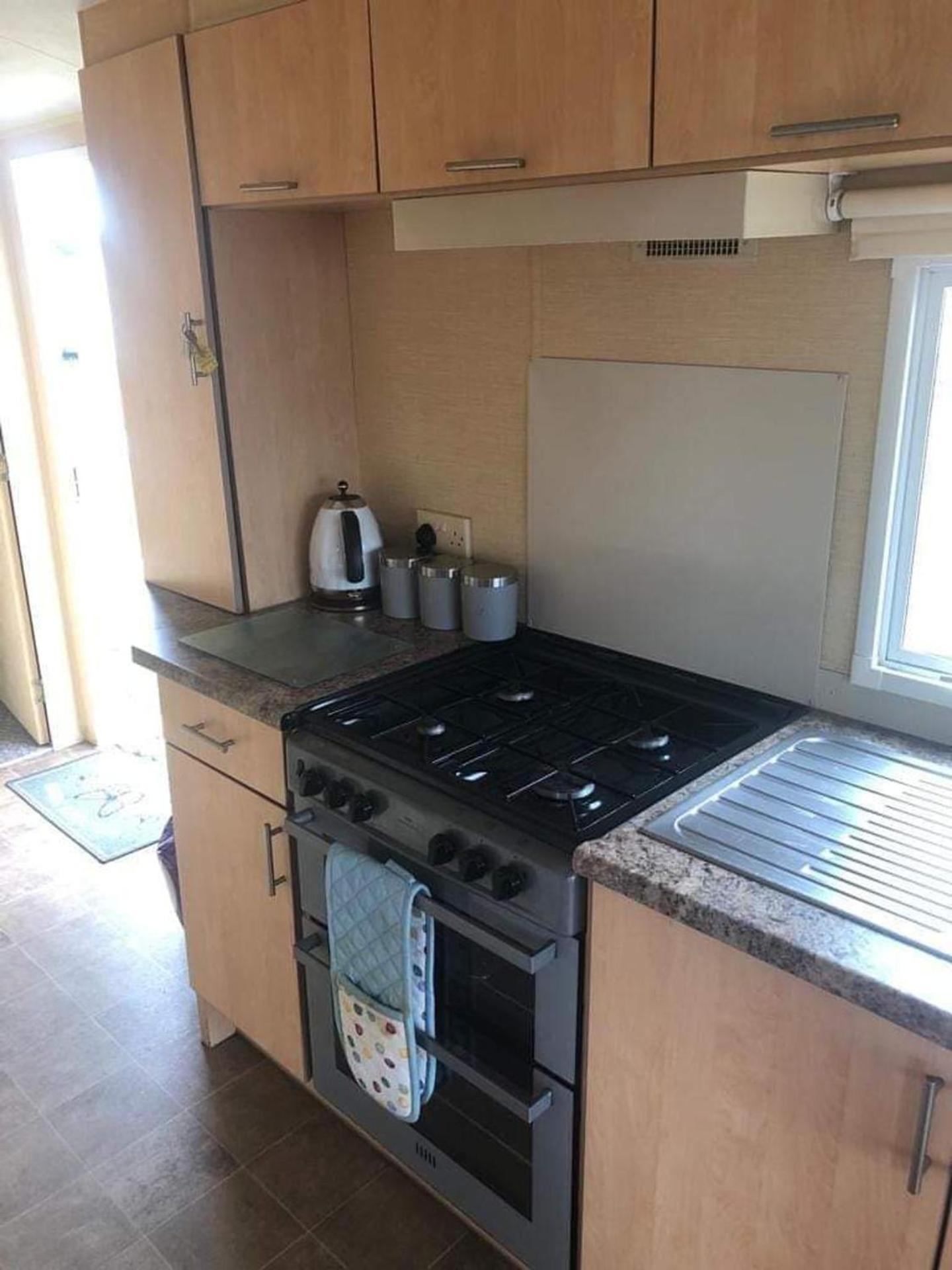 Adorable 2 Bedroom Caravan In Clacton-On-Sea Eksteriør billede